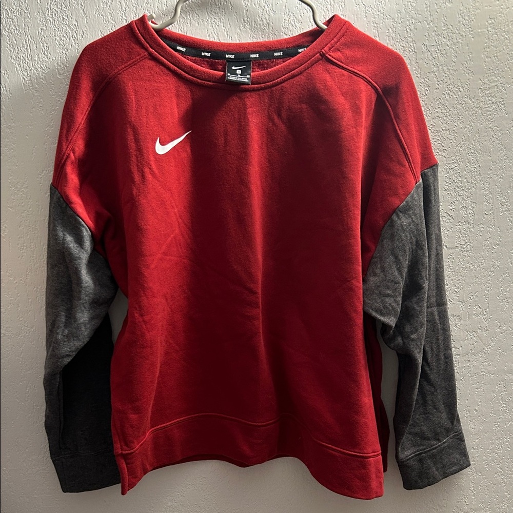 27. Nike women’s crewneck sweatshirt